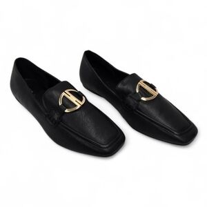 NWOT DKNY Fern Leather Loafers in Black